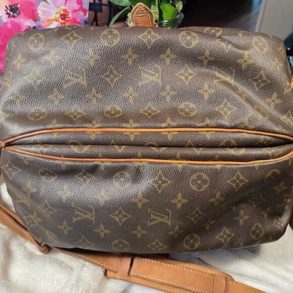 Louis Vuitton Saumur 35 Authentic 90'S Vintage Monogram Crossbody with COA - Picture 4 of 16